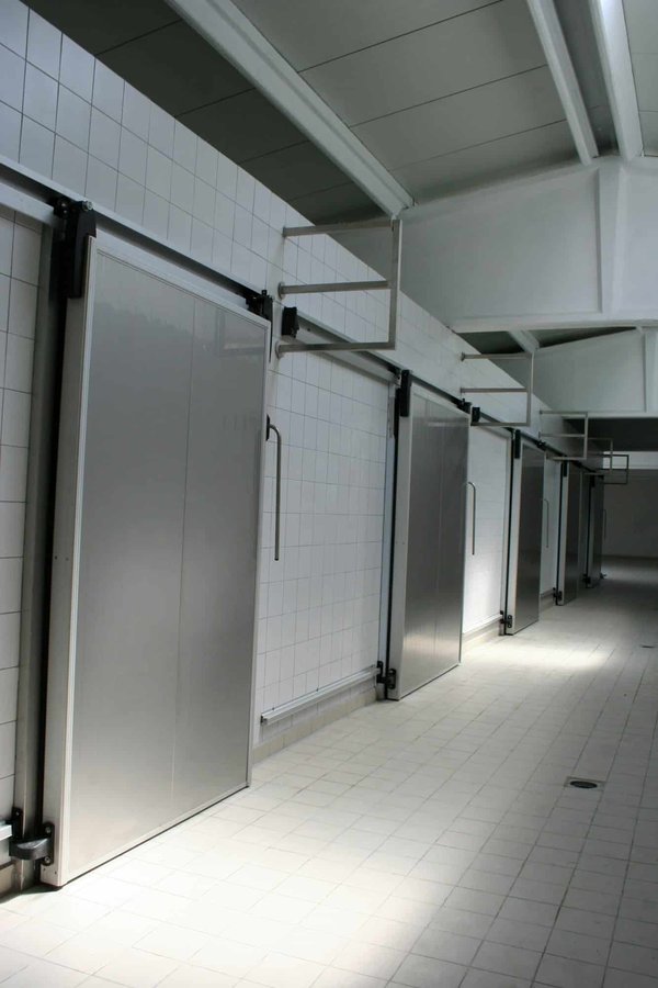 Quels sont les avantages des systèmes de réfrigération solaire pour les régions rurales isolées ?