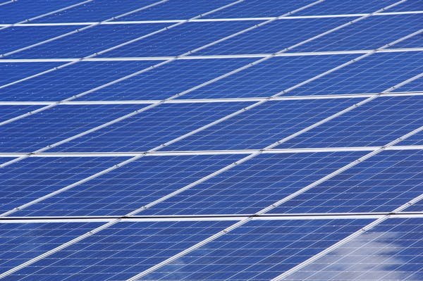 Panneau solaire photovoltaïque : l'énergie verte accessible